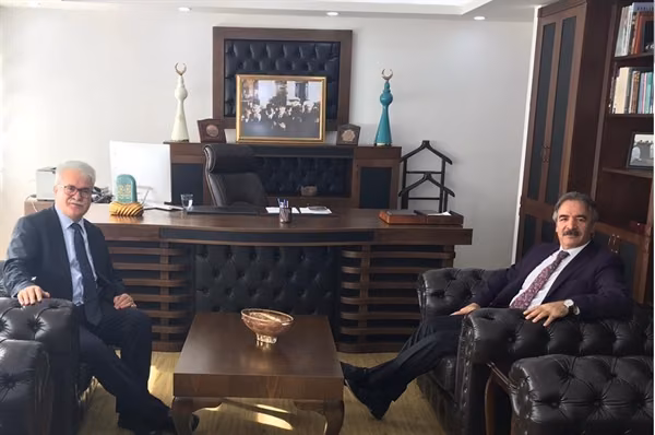 NEVÜ Rektörü Prof. Dr. Bağlı, KKTC Din İşleri Başkanı Prof. Dr. Atalay’ı Makamında Ziyaret Etti