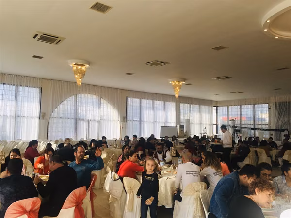 Kemal Saraçoğlu Vakfı, Üye Çocuk Ve Aileleri İçin Yılbaşı Yemeği Düzenledi