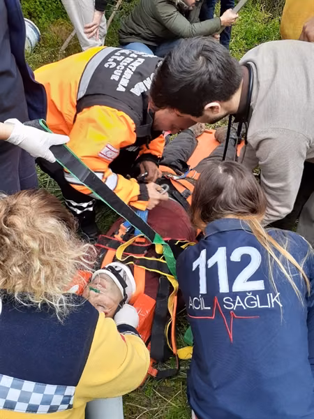 22 Metrelik Kuyuya Düşen Haritacıyı Sivil Savunma Ekipleri ve İtfaiye Kurtardı