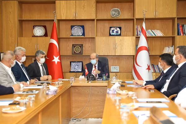 Başbakan Tatar, Ekonomik Örgüt Temsilcileriyle Biraraya Geldi