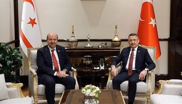 Türkiye Cumhurbaşkanı Yardımcısı Oktay, Başbakan Tatar'ı Kabul Etti