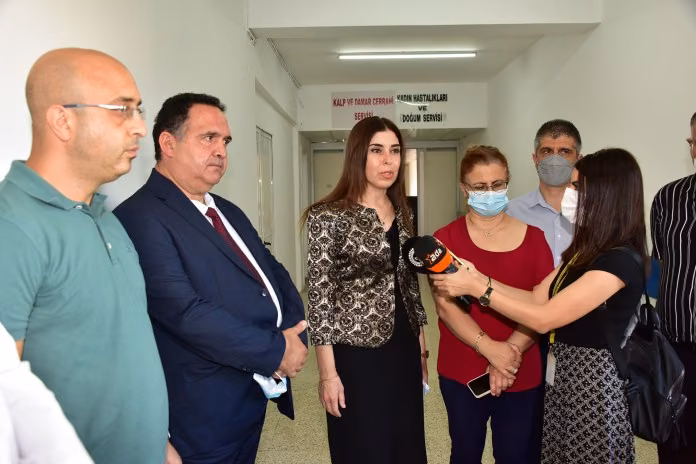 Sağlık Bakanı Altuğra, Lefkoşa Dr. Burhan Nalbantoğlu Devlet Hastanesi’nde İncelemelerde Bulundu