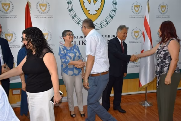 Sağlık Bakanı Ali Pilli, Bakanlık Personeli ile Bayramlaştı