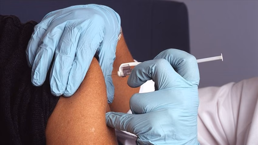 Amerikan İlaç Şirketi Covid-19 Aşısının İkinci Aşama Klinik Denemelerine Başladı