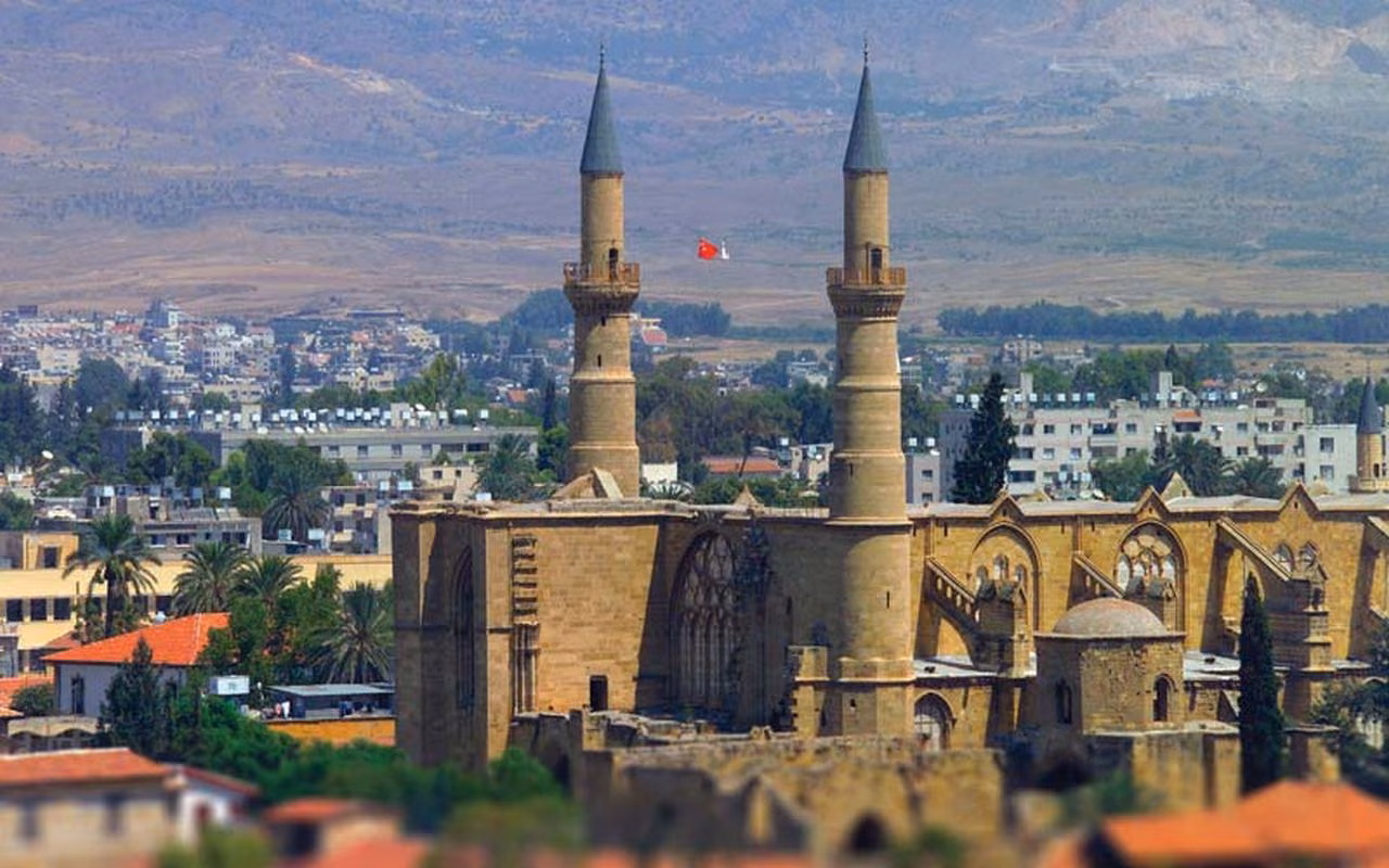 Kamu Görevlileri 5 Eylül'de İşbaşı Yapacak