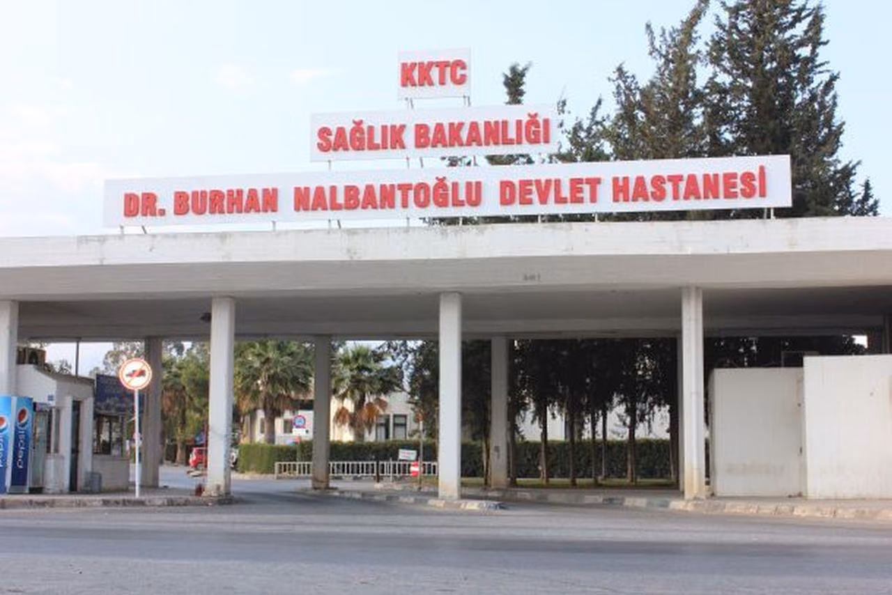 Okul Bahçesinde Ağaçtan Düştü,Yoğun Bakımda