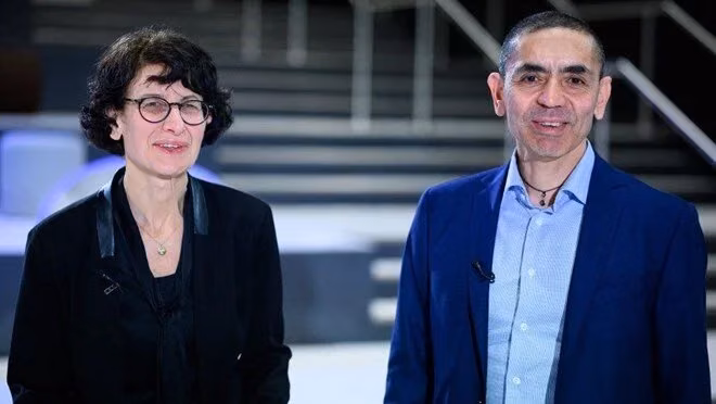 Uğur Şahin'den Omicron Açıklaması: "Yeni Aşıya İhtiyaç Var"