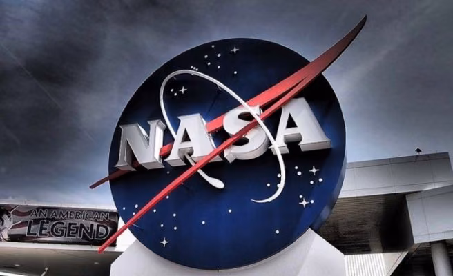BAE, NASA'da Eğitilecek İlk Kadın Arap Astronotu Seçti
