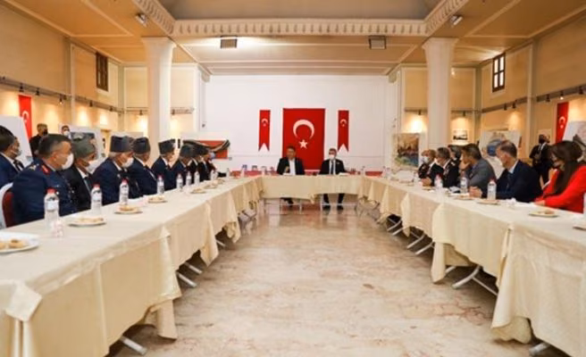 Basbakan Saner 19 Eylül Gaziler Günü nedeniyle Türkiye Muharip Gaziler Derneği Adana Şubesi Üyeleriyle Bir Araya Geldi