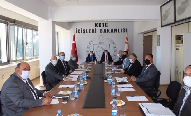 Başbakan Saner Ve İçişleri Bakanı Evren’in Katılımıyla Genişletilmiş İlçe Emniyet Kurulları Toplantısı Yapıldı