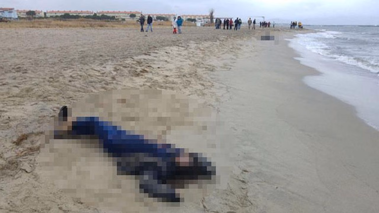 Alsancak'ta Sahile Kadın Cesedi Vurdu
