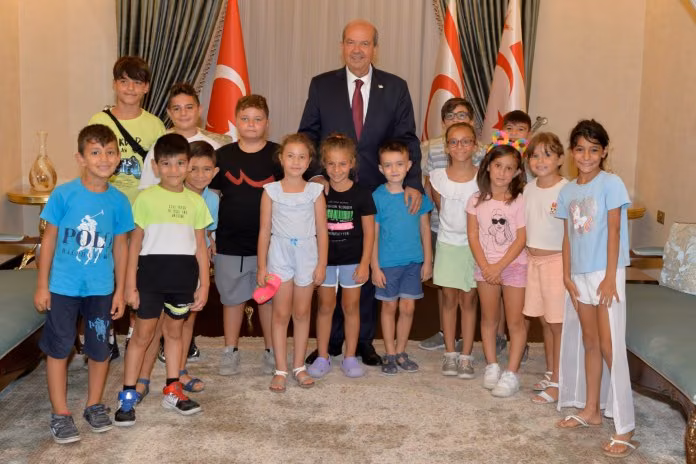 Cumhurbaşkanı Tatar, Dört İşlem Eğitim Merkezi Öğrenci ve Öğretmenlerini Kabul Etti