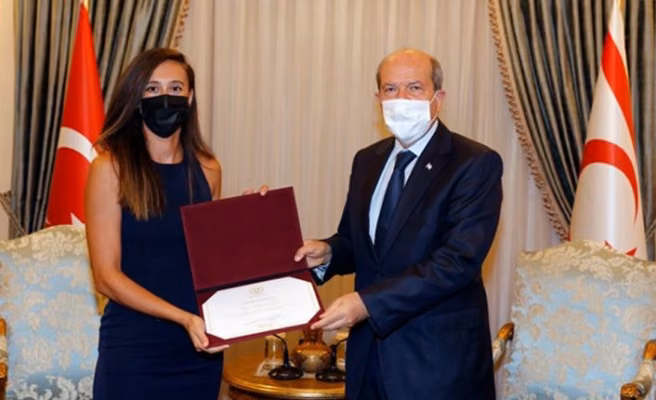 Cumhurbaşkanı Tatar, Türkiye Kadınlar Kar Voleybolu Ve Plaj Voleybolu Milli Takım Sporcusu Merve Çelebi’yi Kabul Etti