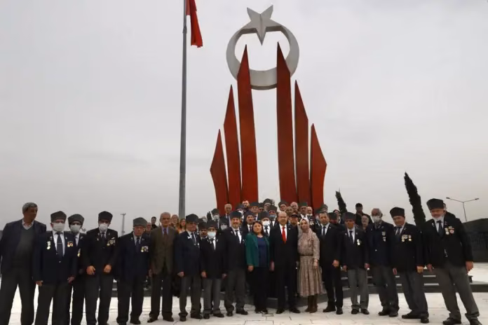 CUMHURBAŞKANI TATAR TÜRKİYE GAZİLER DERNEĞİ BURSA ŞUBESİNİ ZİYARET ETTİ