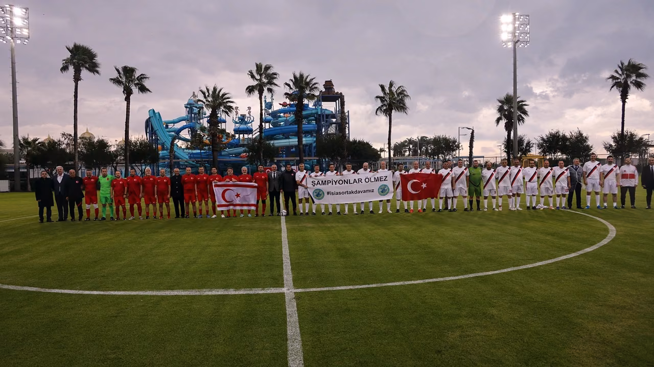 Cumhuriyet Meclisi ve TBMM Futbol Takımları Cumhuriyet Anısına Antalya’da Futbol Maçı Yaptı
