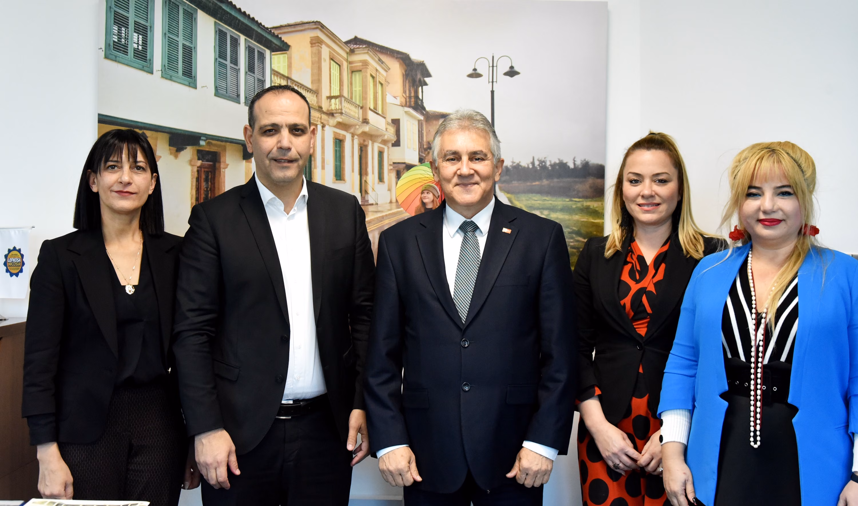 “Tarihi Lefkoşa’da Geçmişe Yolculuk” Kitabı Harmancı’ya Takdim Edildi