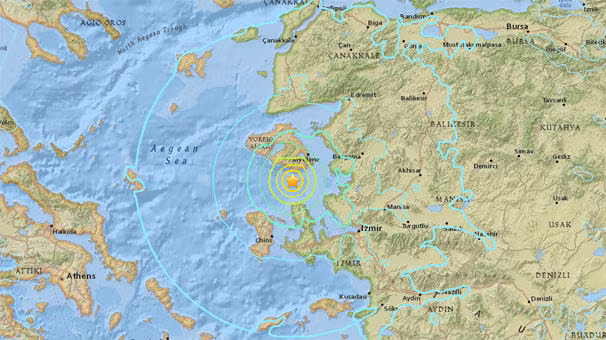 İzmir'i Sallayan Deprem Midilli'de Binaları Yıktı